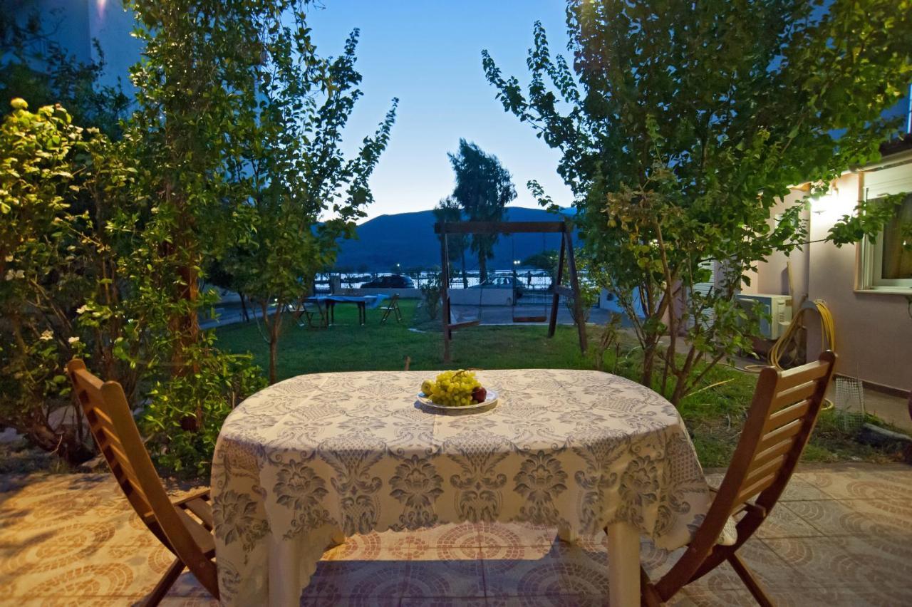 איתאה Villa Elli 2 Beach-Front Villa With Garden מראה חיצוני תמונה