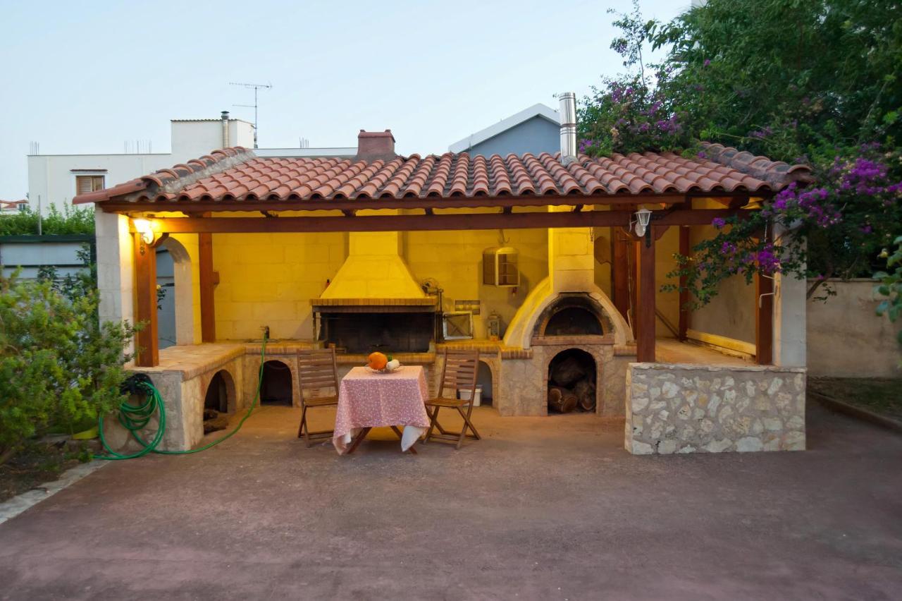 איתאה Villa Elli 2 Beach-Front Villa With Garden מראה חיצוני תמונה